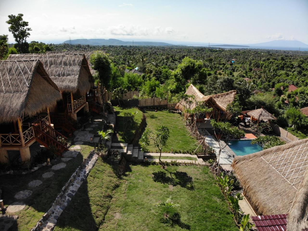 Menjangan Hill Hotel Banyuwedang Exterior foto