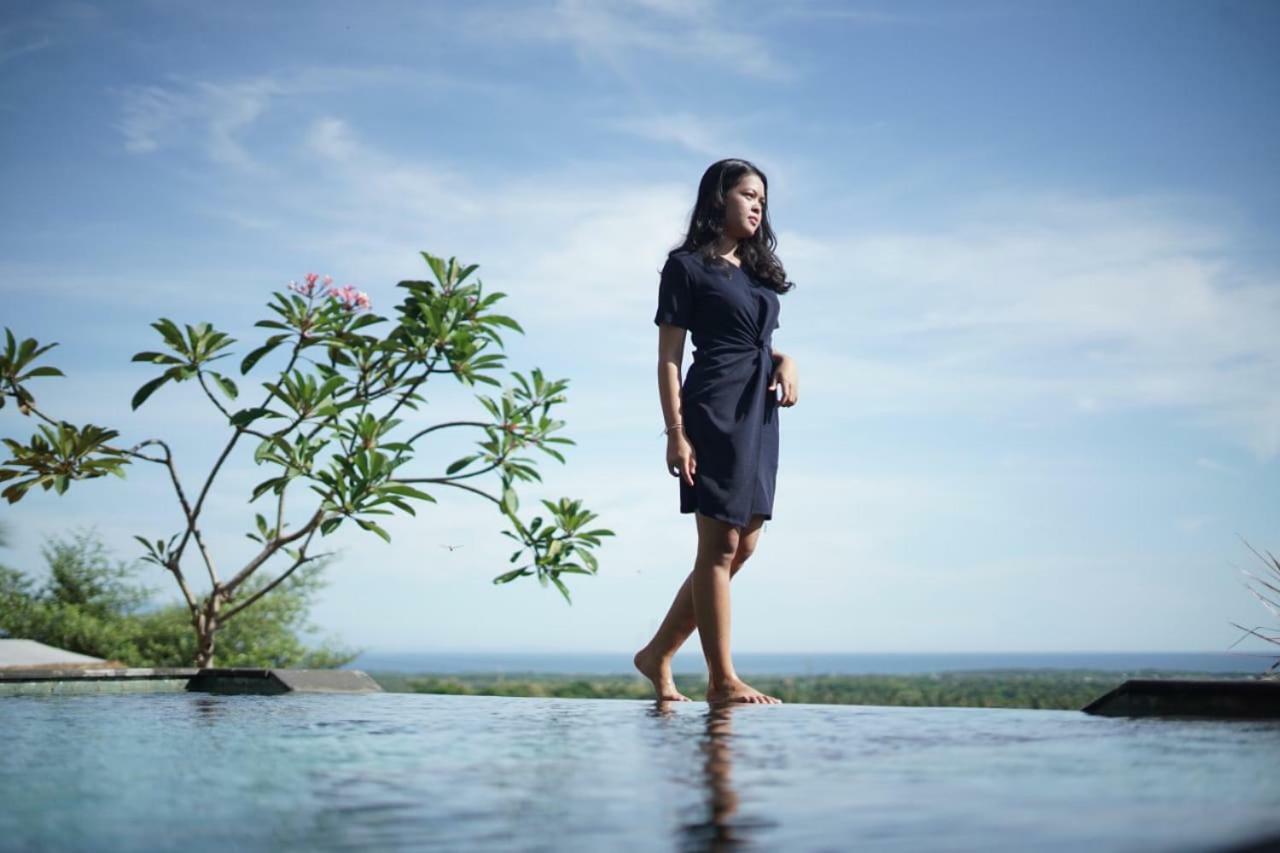 Menjangan Hill Hotel Banyuwedang Exterior foto