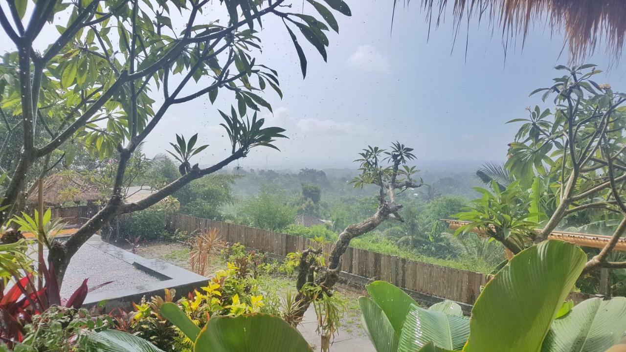 Menjangan Hill Hotel Banyuwedang Exterior foto